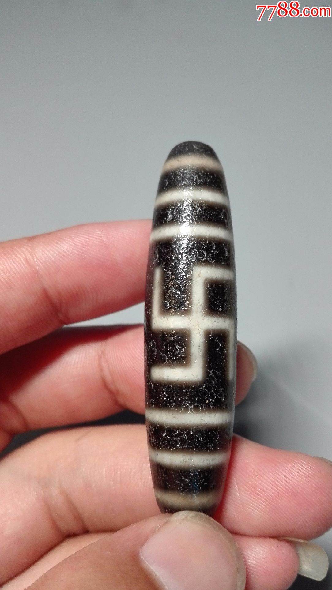 藏传卍字纹天珠