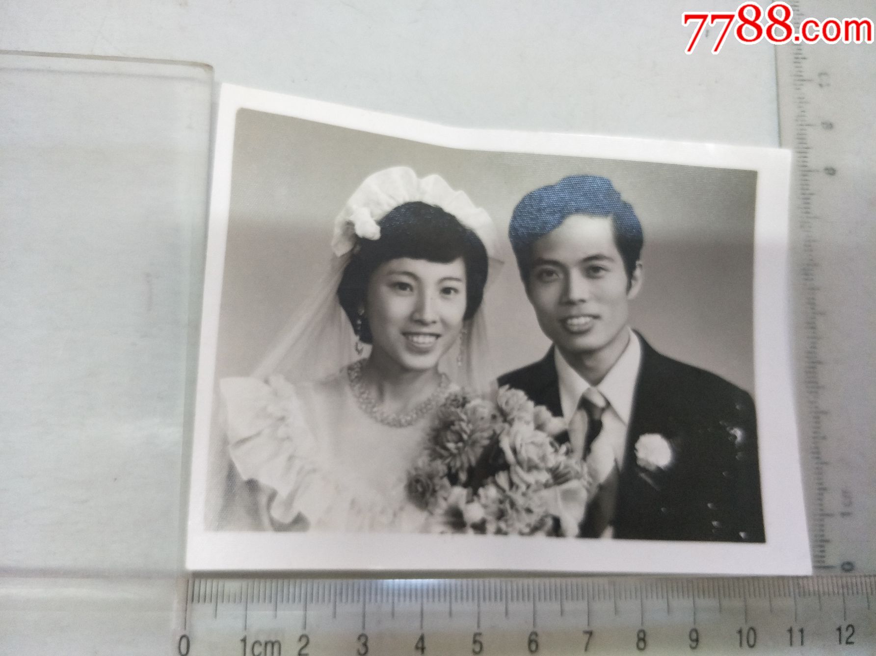 夫妻合影留念(老照片)
