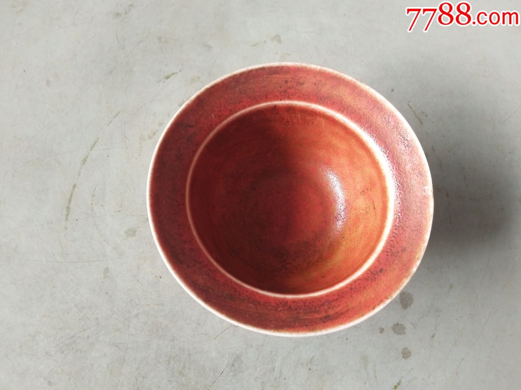釉里红瓷碗