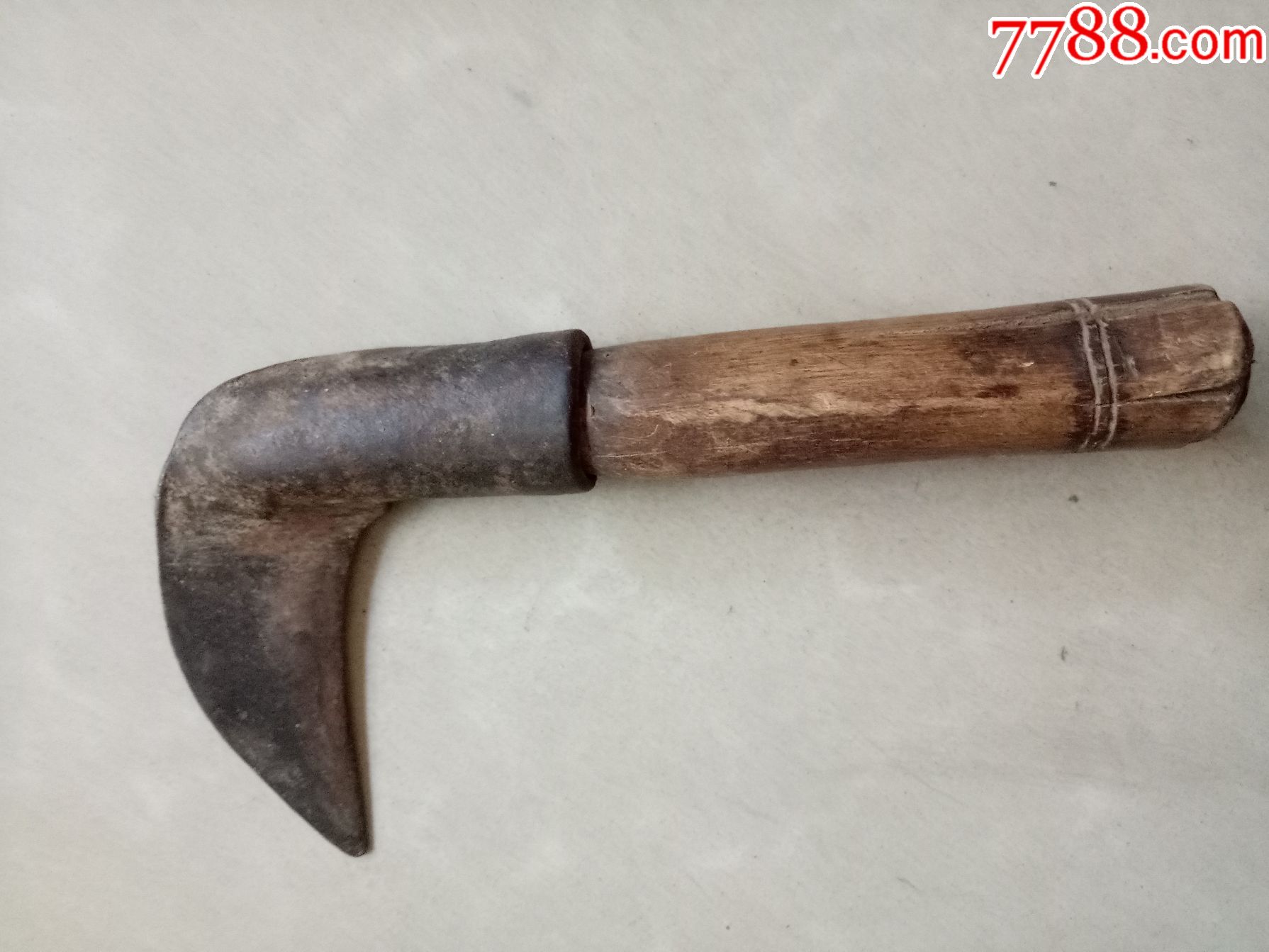 老辈铁小镰刀一个