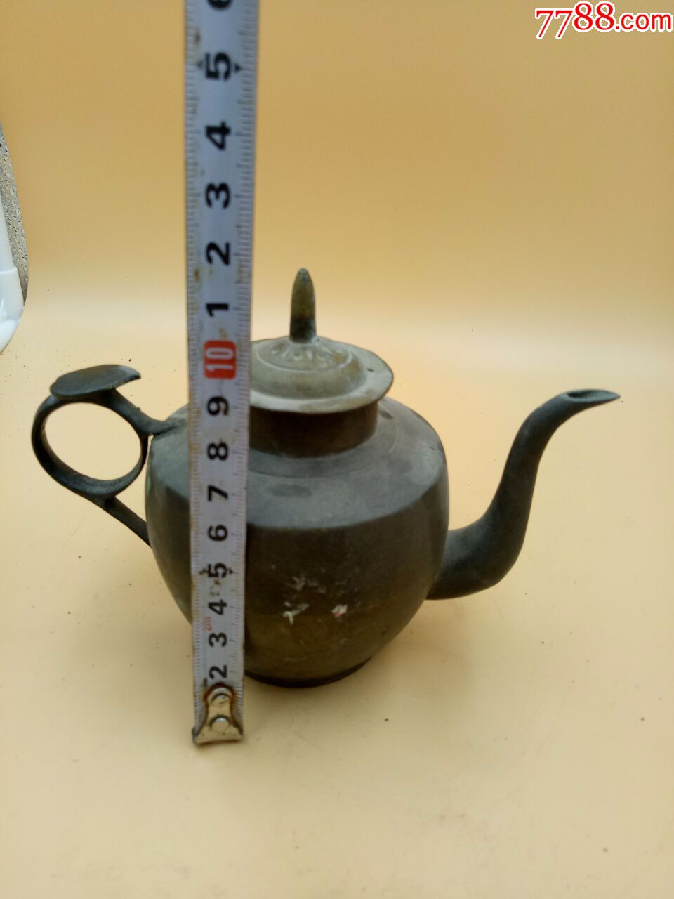 老黄铜茶壶工艺精美细致
