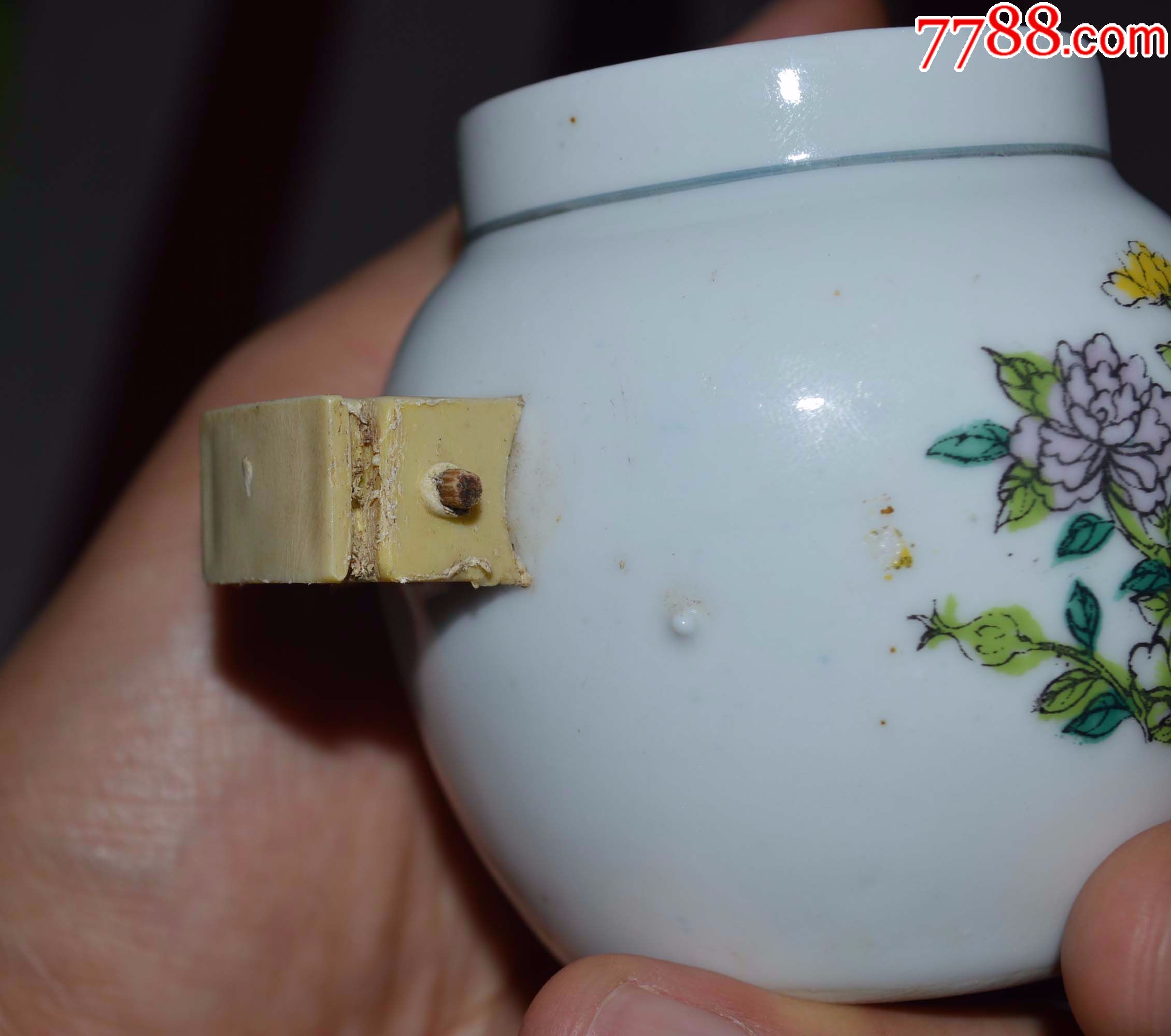 明国后期景德镇手绘鸟食罐