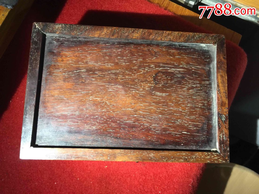 老画家转让老金丝楠木铜扣文房盒,长约20厘米,密布牛毛纹,多鬼脸,包浆