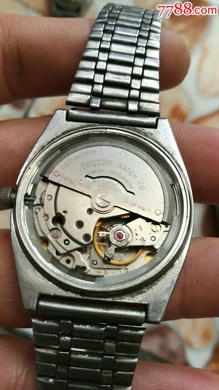 西铁城自动男表8200a型机芯