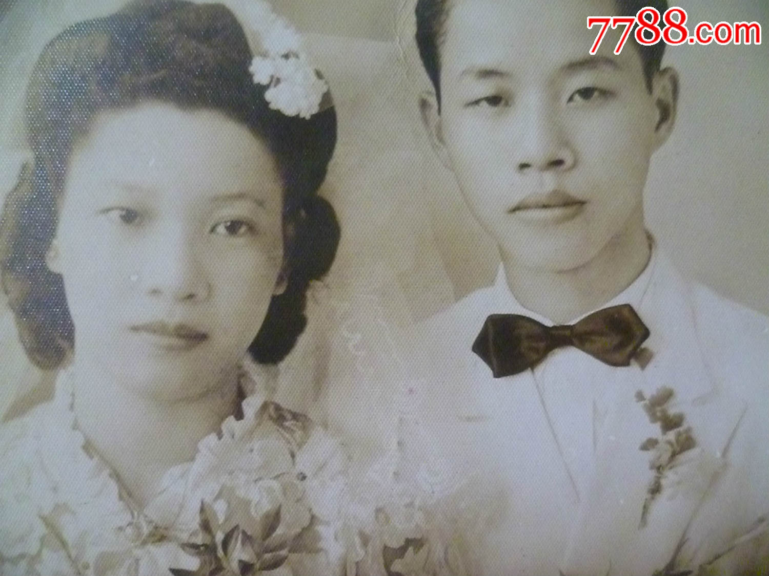 中华民国33年美女穿婚纱照合影结婚照老照片好品相(照片人物本人签名)