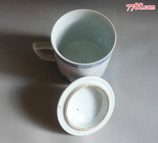 景德镇光明瓷厂【七十年代】青花玲珑茶杯