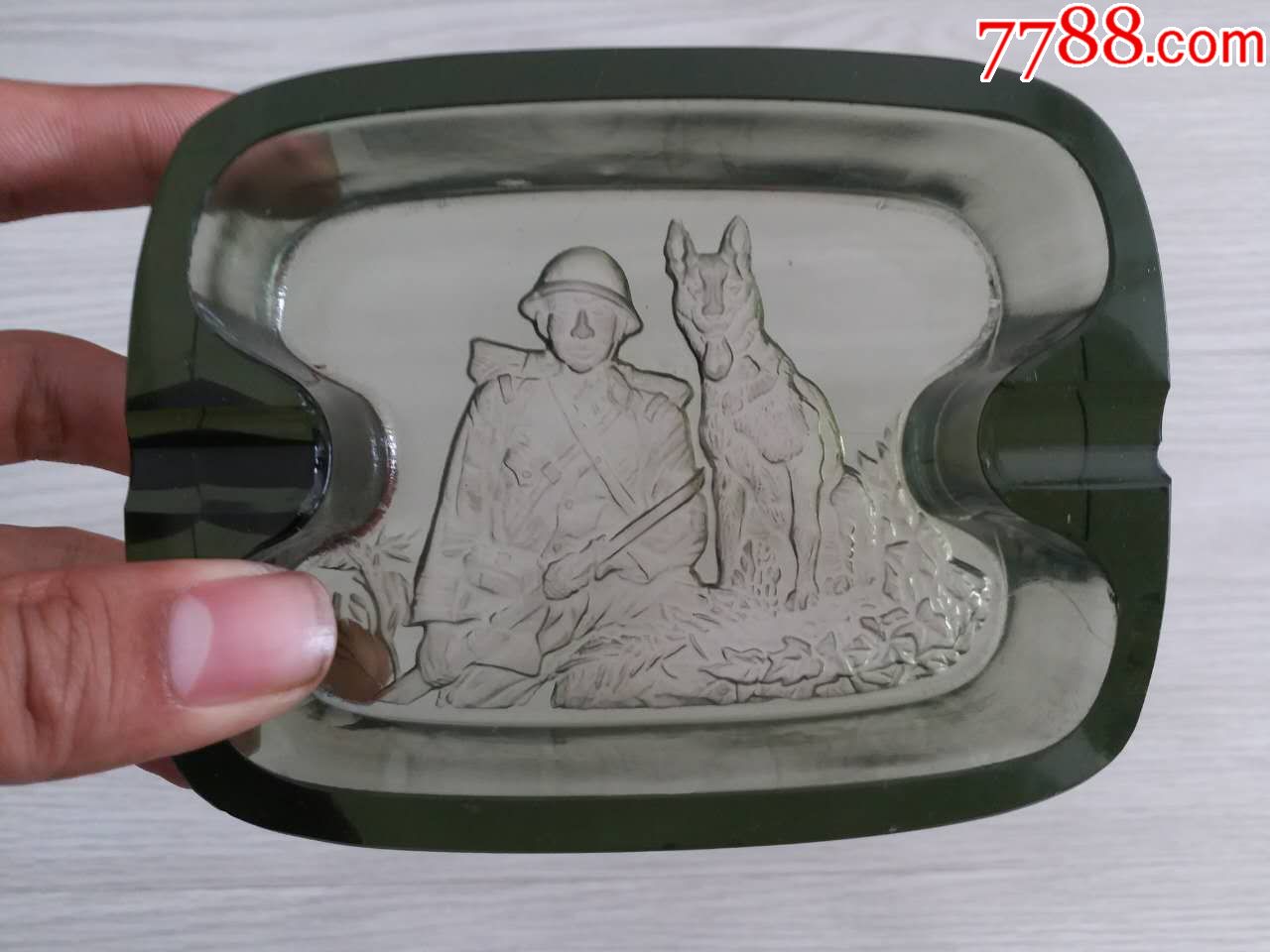 二战日鬼烟灰缸一个
