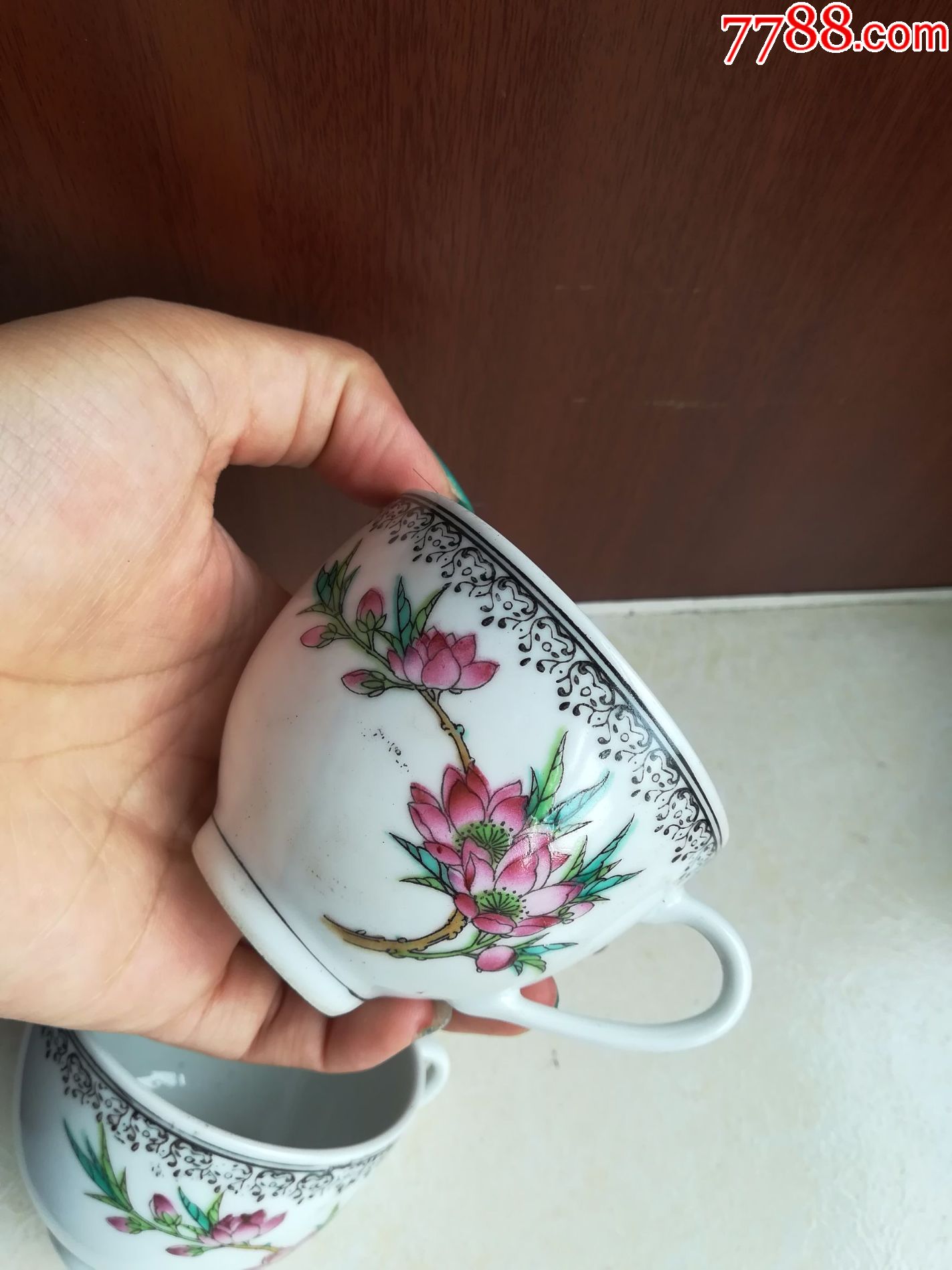 怀旧经典收藏瓷器五十年代景德镇手绘花卉图案小瓷杯一对