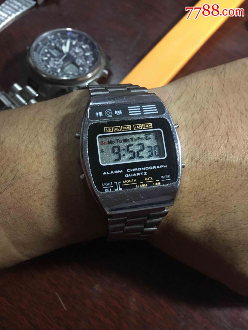 80年代库存液晶显示电子手表