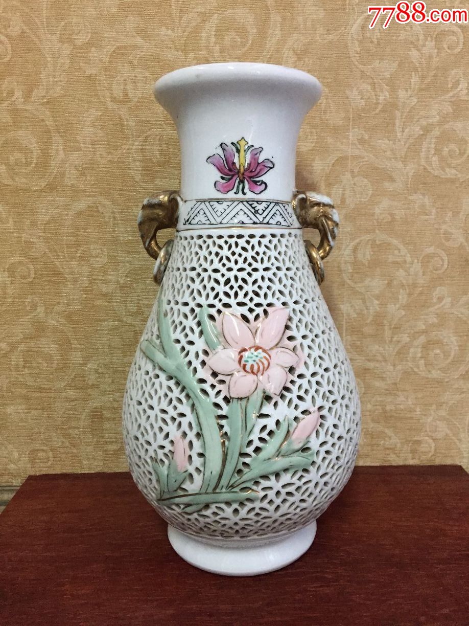 镂空花瓶