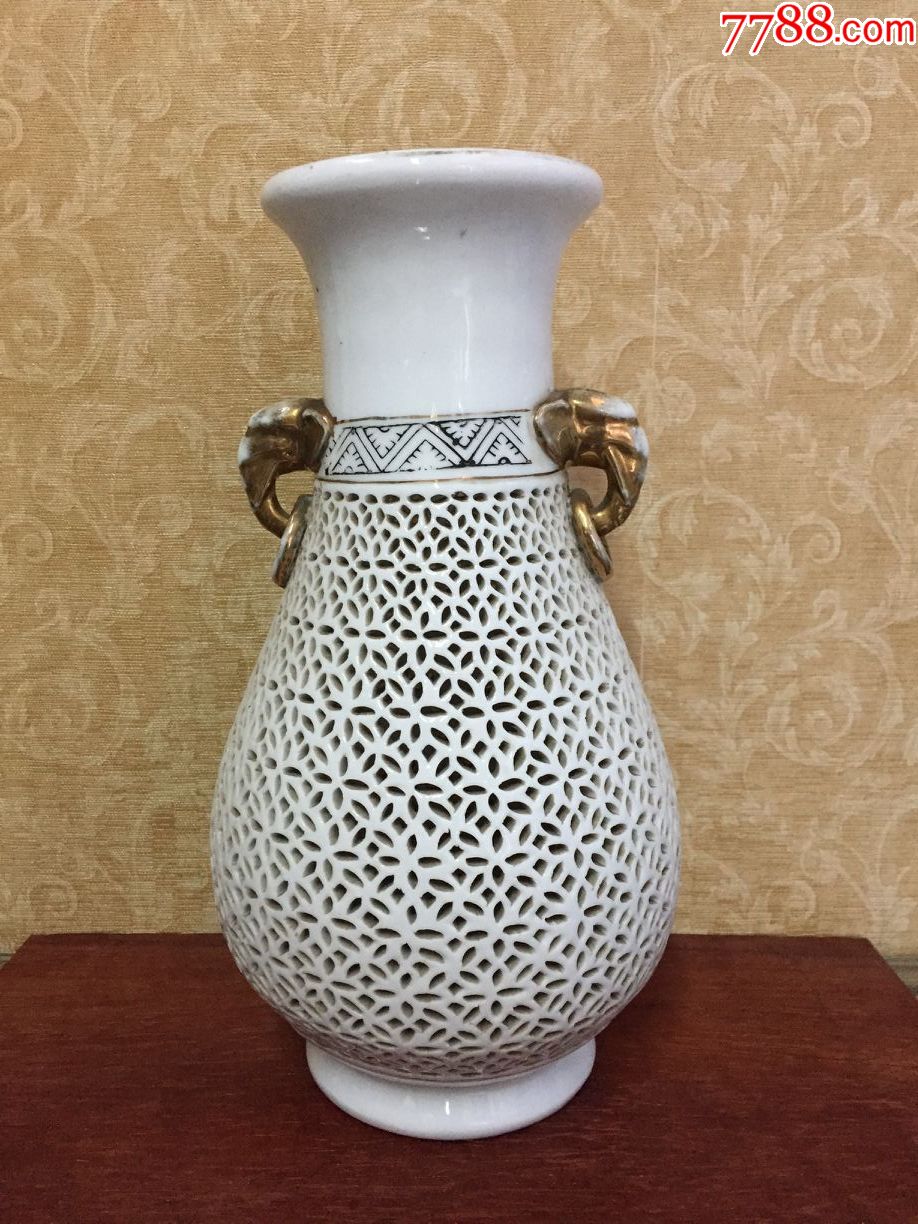 镂空花瓶