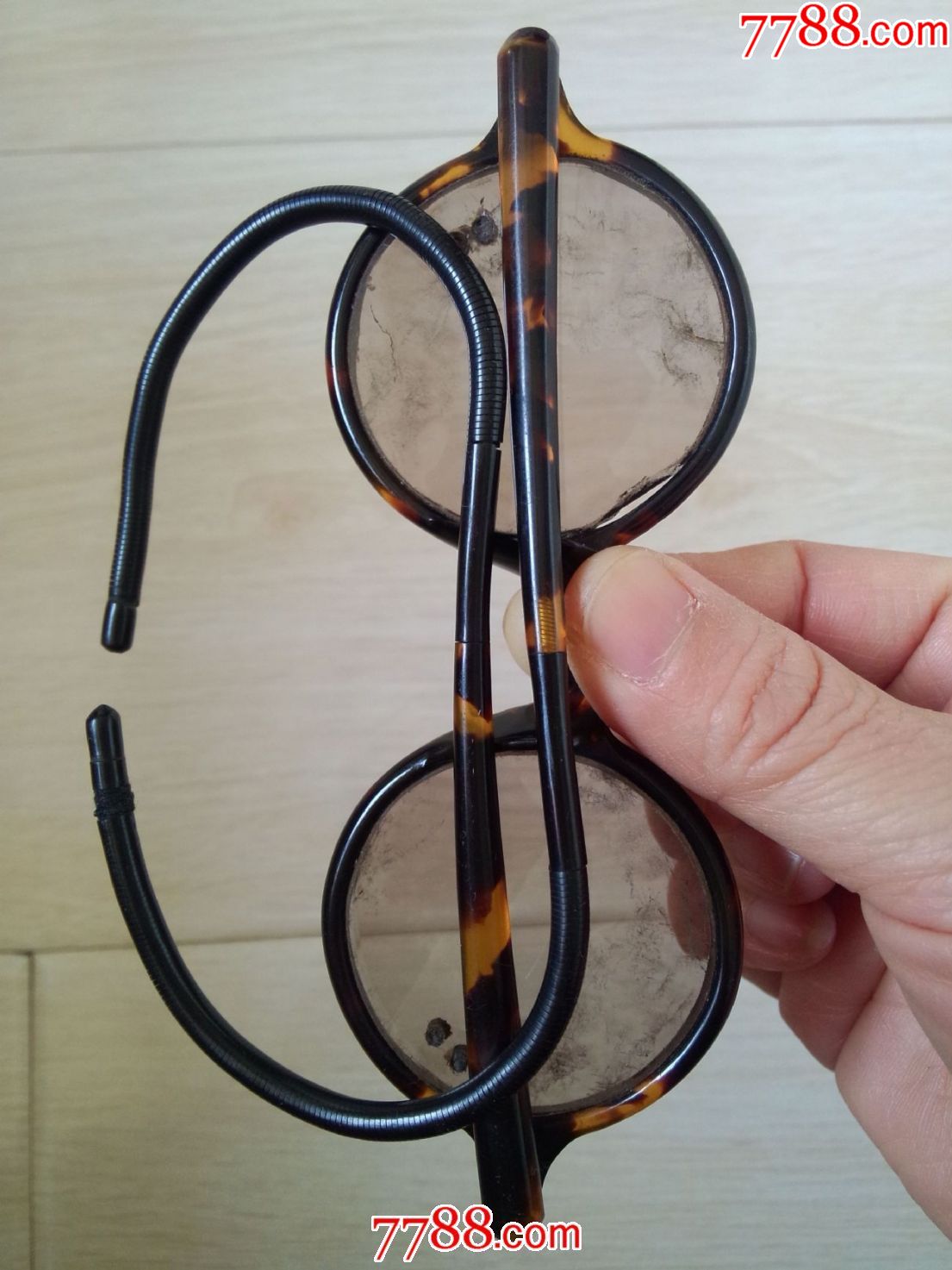 明清时期老玳*框水晶石眼镜一副