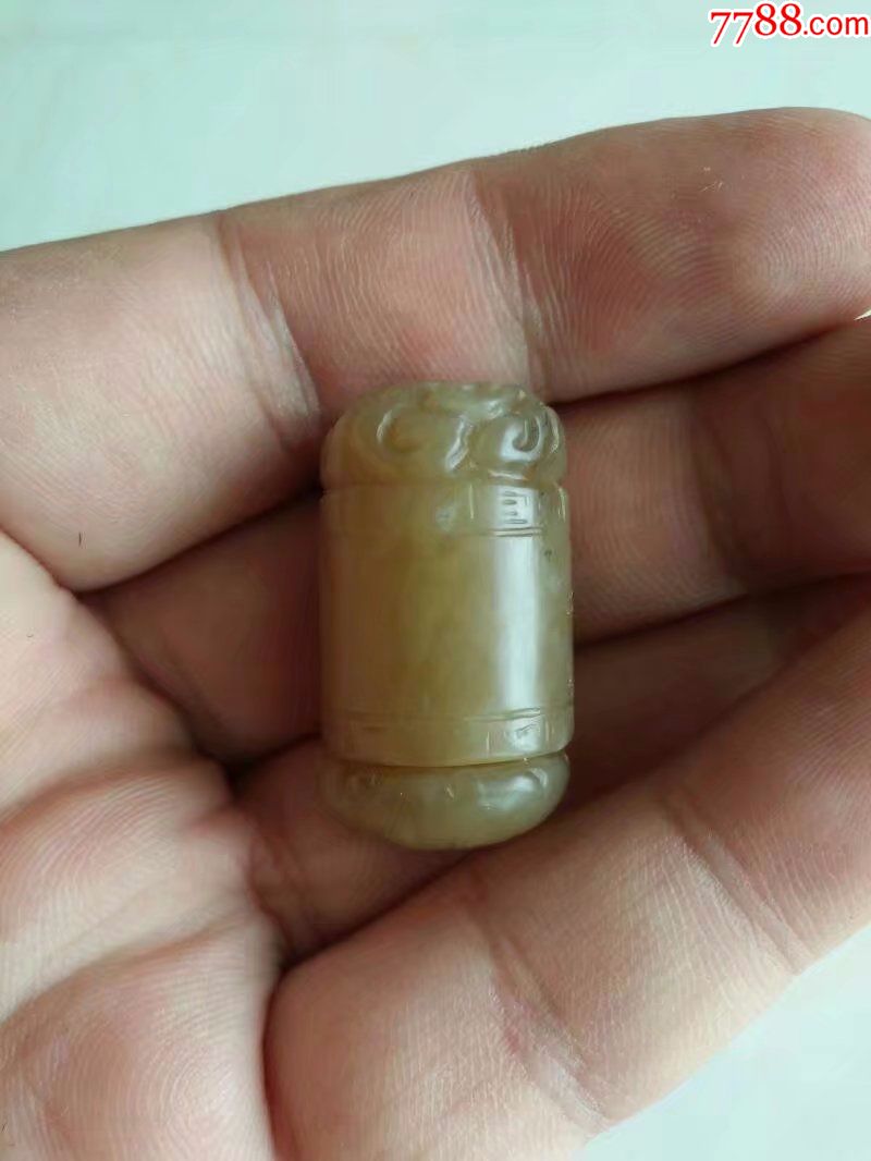 清代和田黄玉佛在心中勒子吊坠