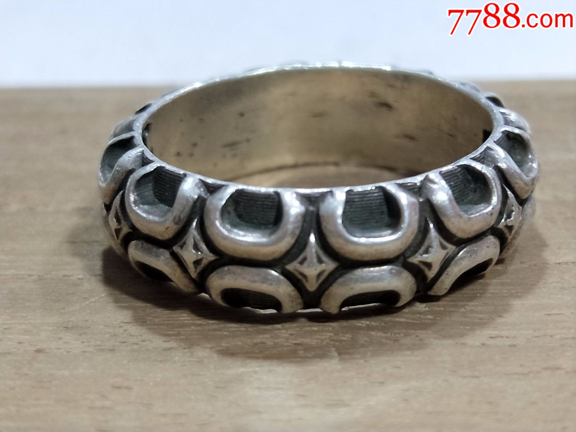 海外回流/德国.纯银手工捶打纹戒指.哥特式字母银标