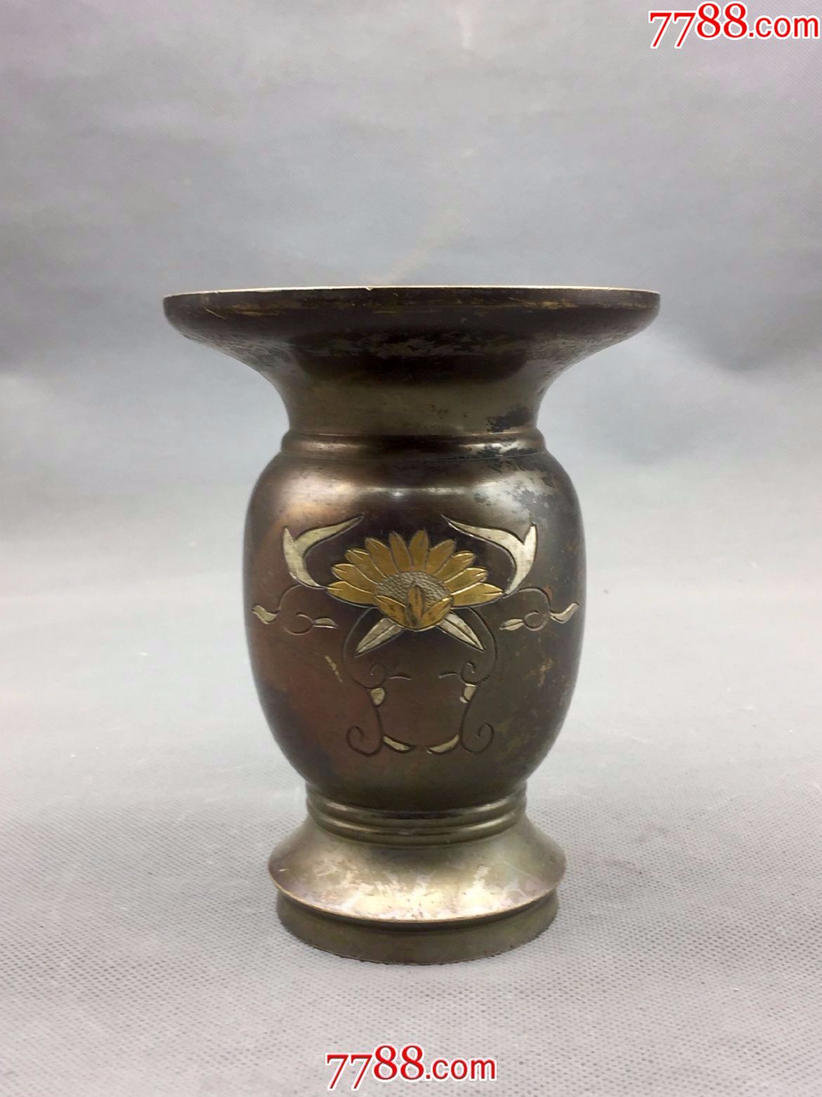日本回流铜镀银莲花纹花瓶
