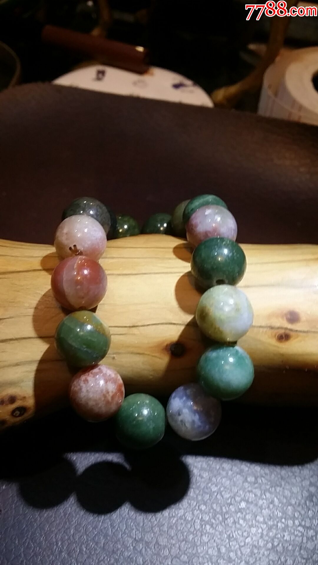 五彩玛瑙手链一条