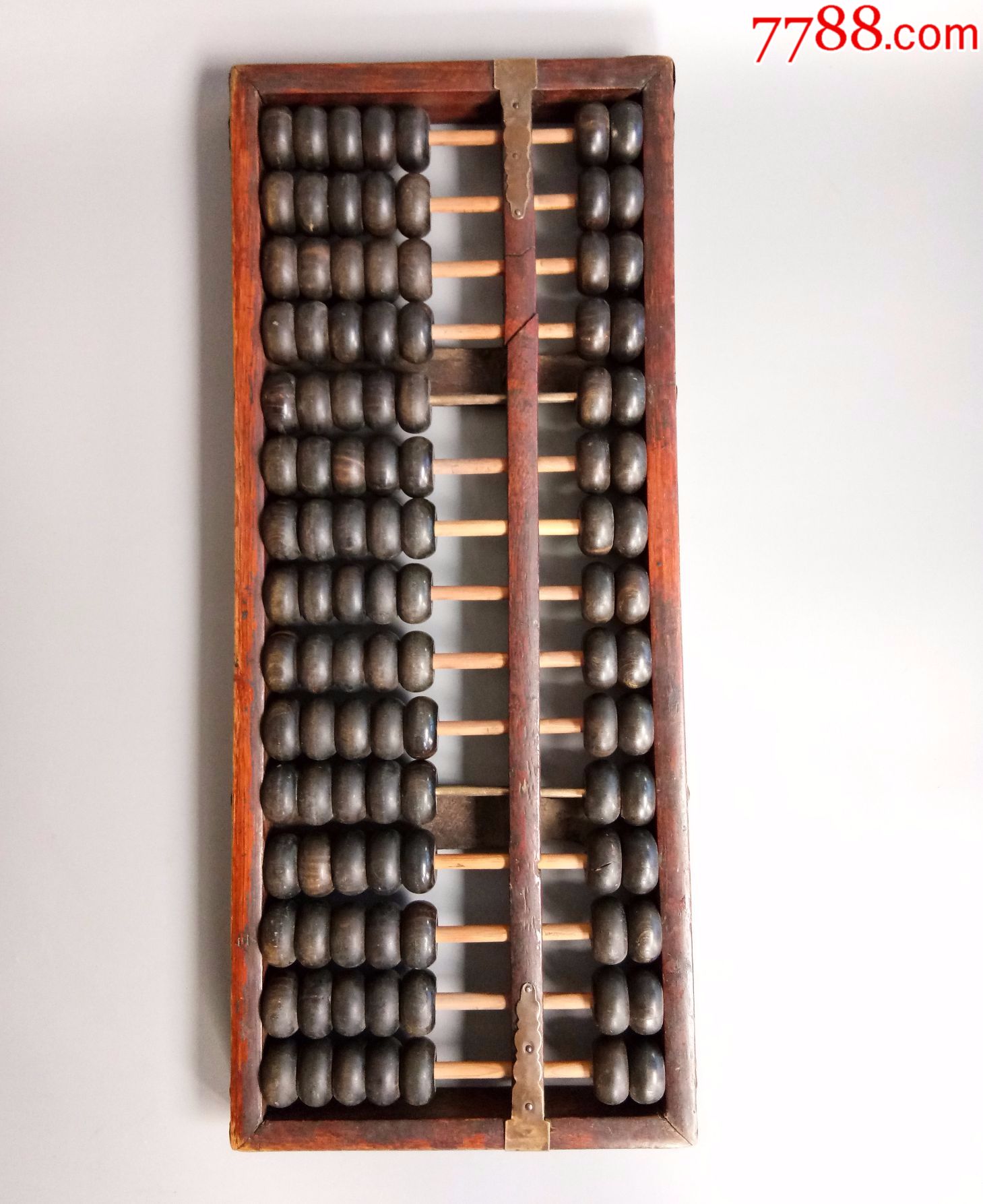 15档天然牛角老算盘中梁有断裂