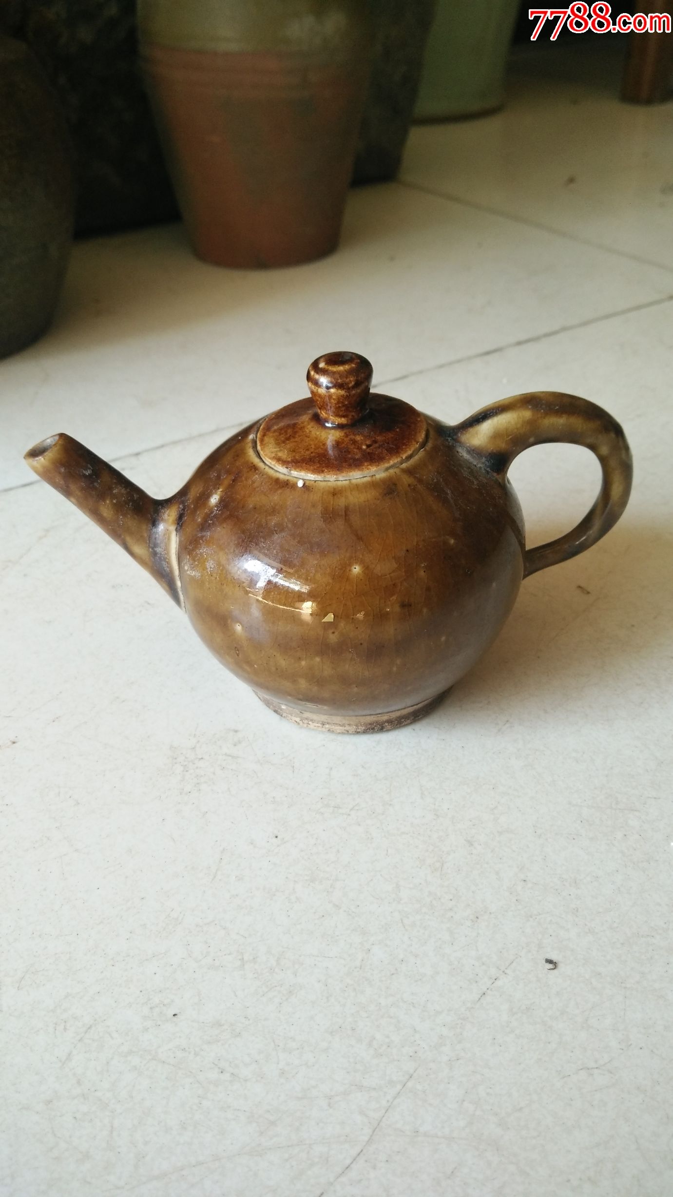 清代黄釉茶壶