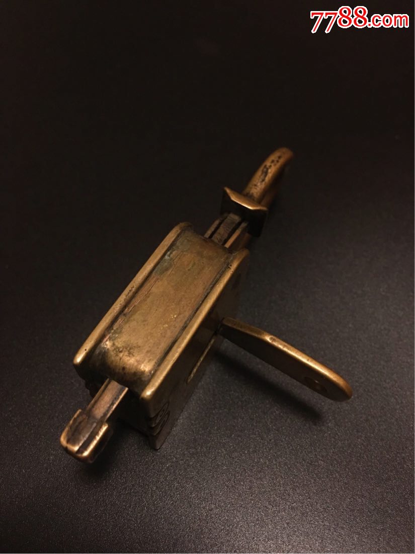 少见铜花形锁,原配钥匙异形锁