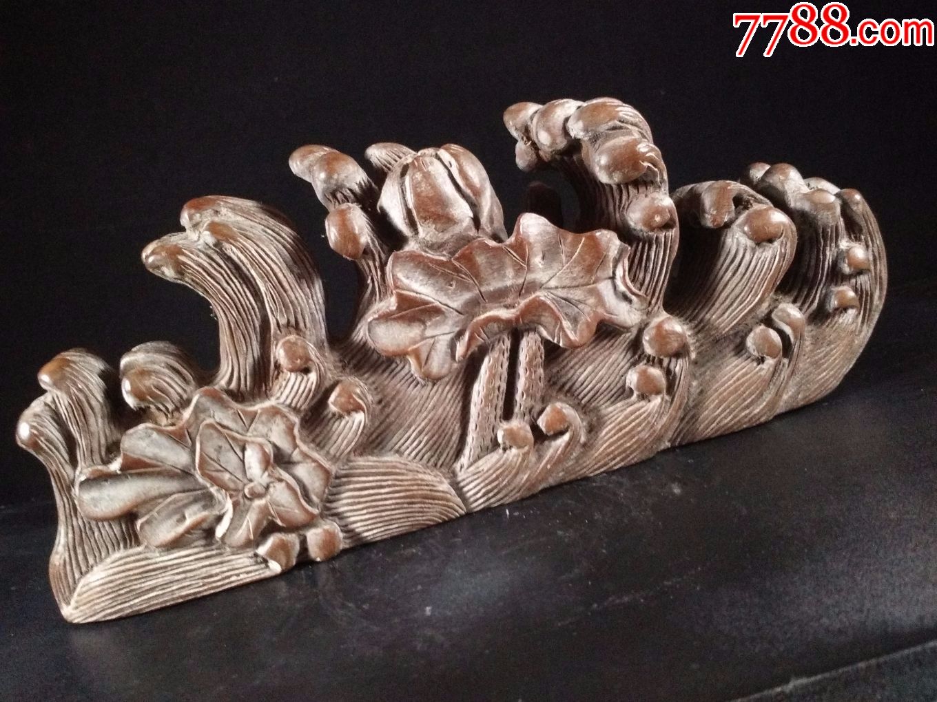 黄杨木海浪形笔搁笔架