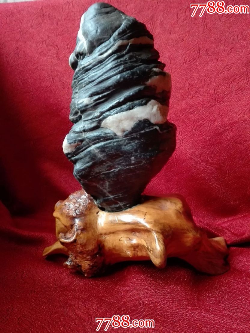 云南险峰图纹墨石