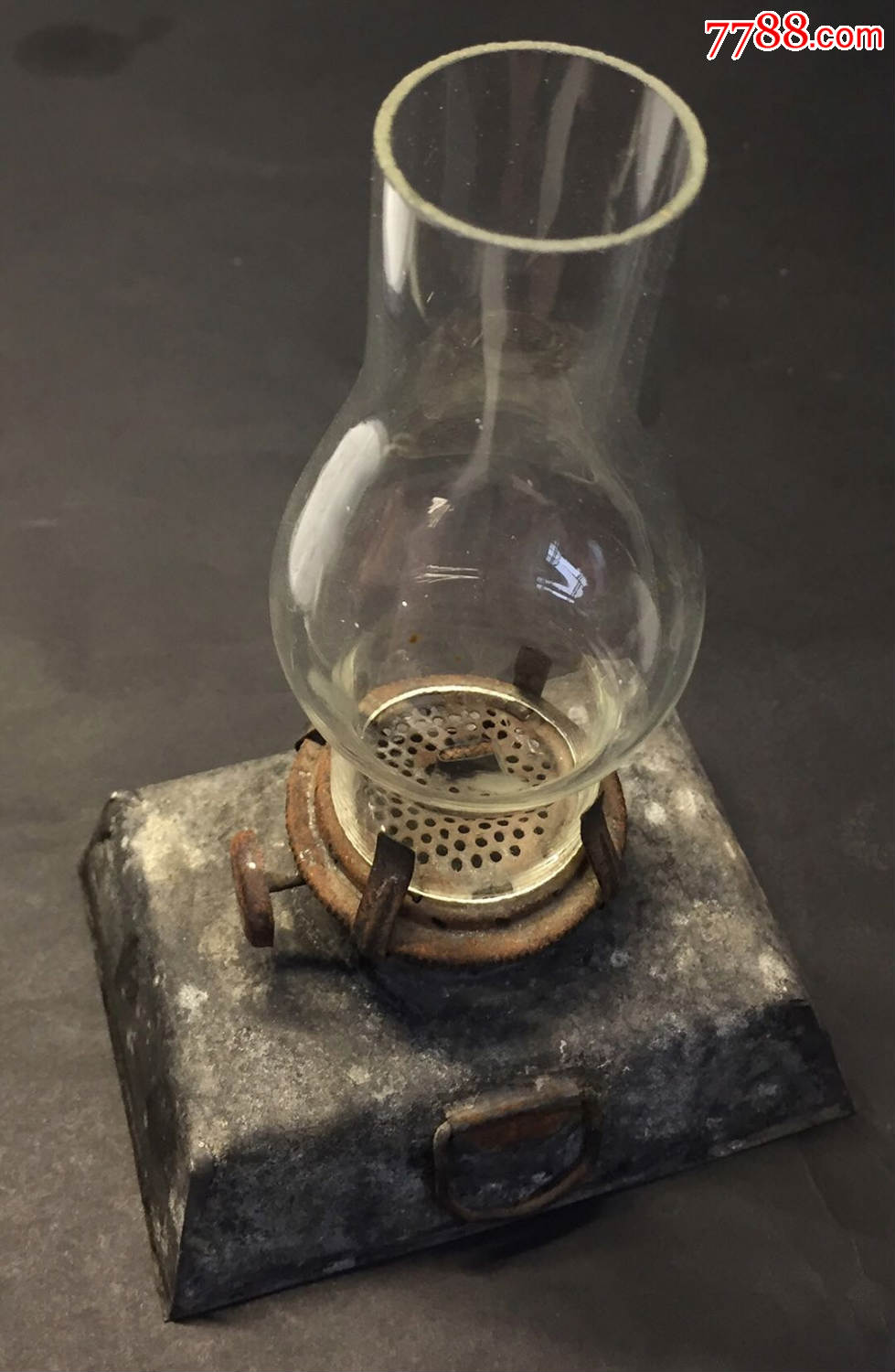 民国时期小型煤油灯一个