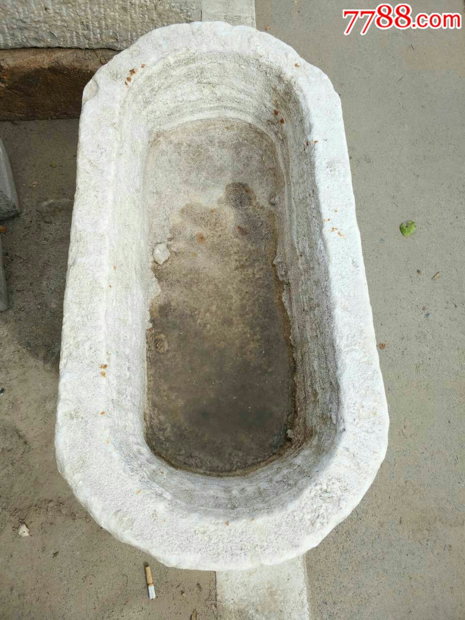 清代汉白玉石槽鱼盆