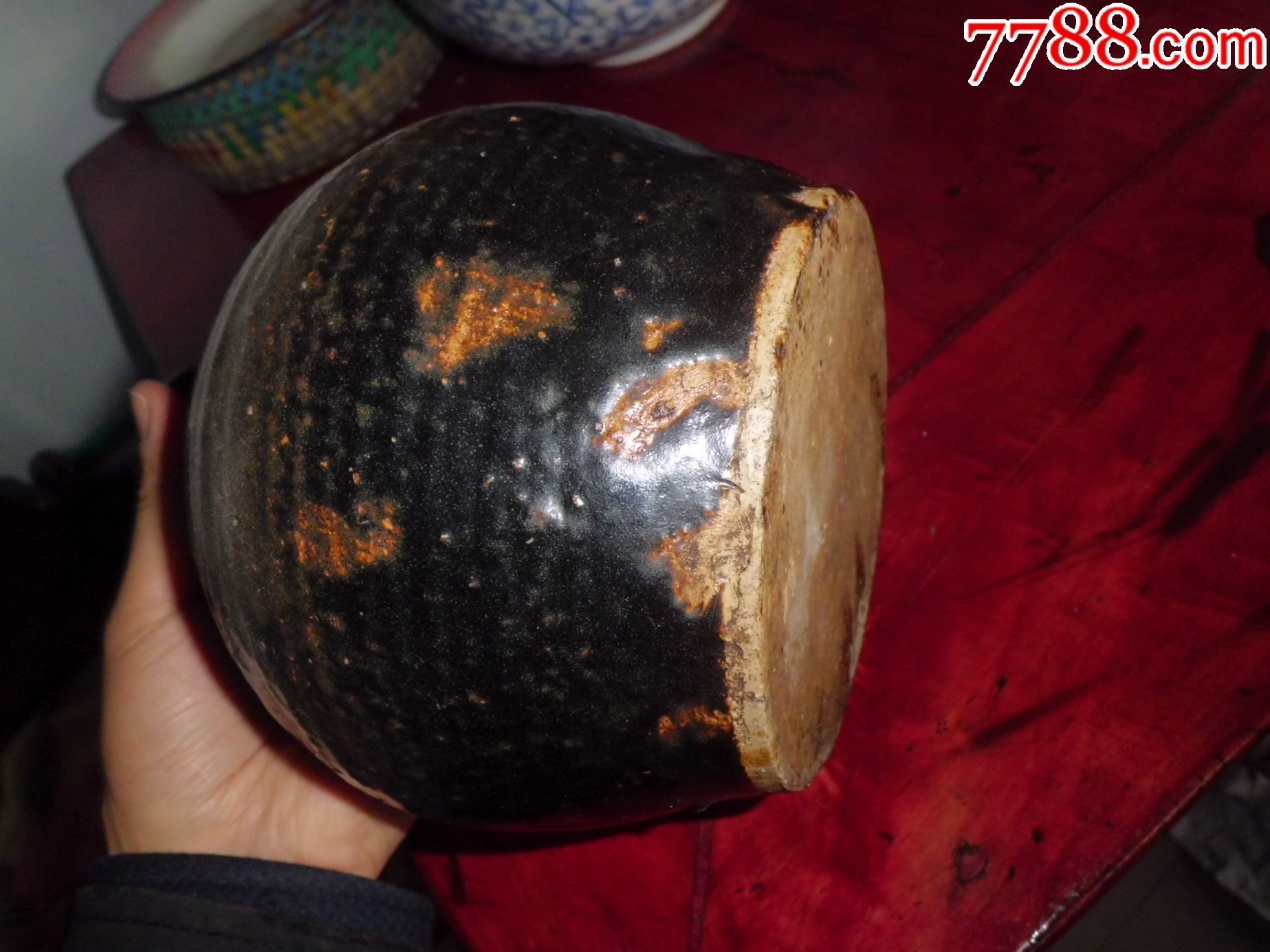 早期黑褐色小口精美罐子