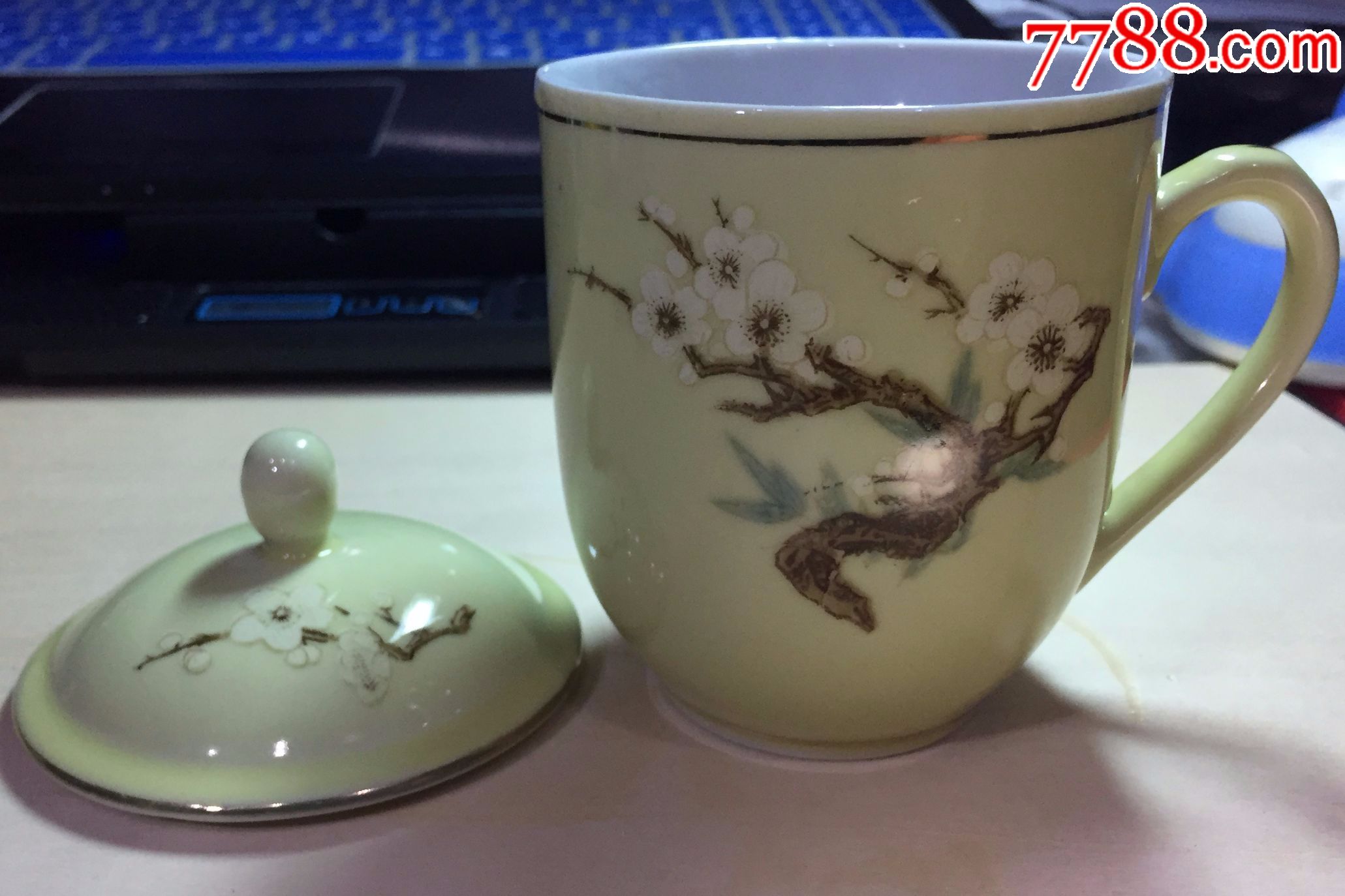 老旧八十年代湖南醴陵瓷国光瓷厂湖南日报社定制梅花带盖水杯