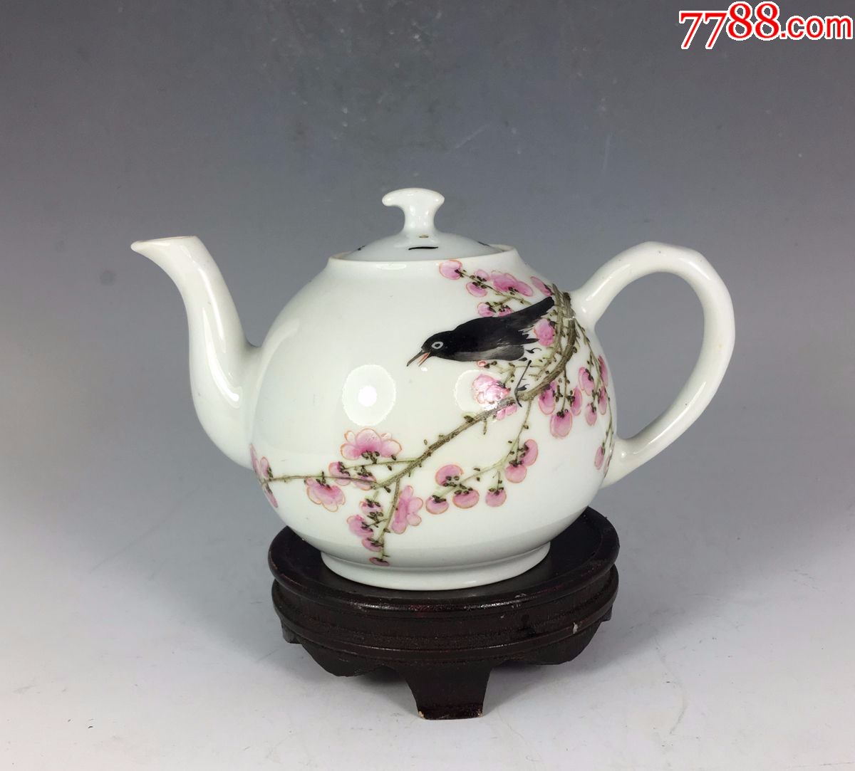 民国新中华细瓷喜上眉梢粉彩茶壶近全品