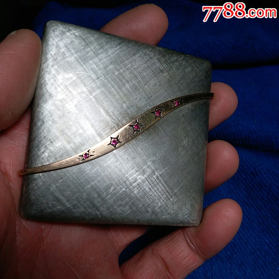 意大利產(chǎn)純銀粉盒，開關(guān)是玫瑰金鑲嵌紅寶石_價(jià)格2800元【趣寶齋】_第1張_7788收藏__收藏?zé)峋€