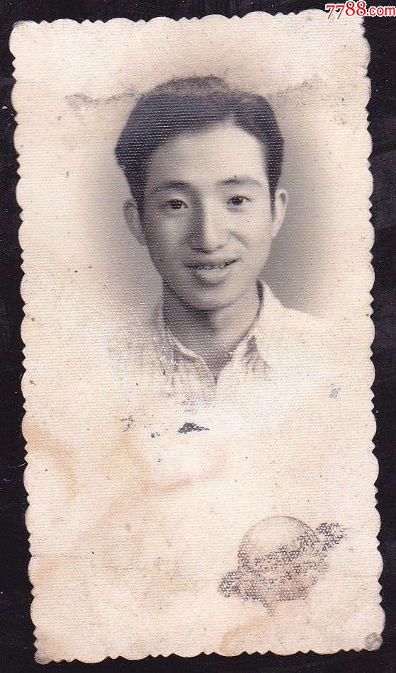 50年代男青年留影