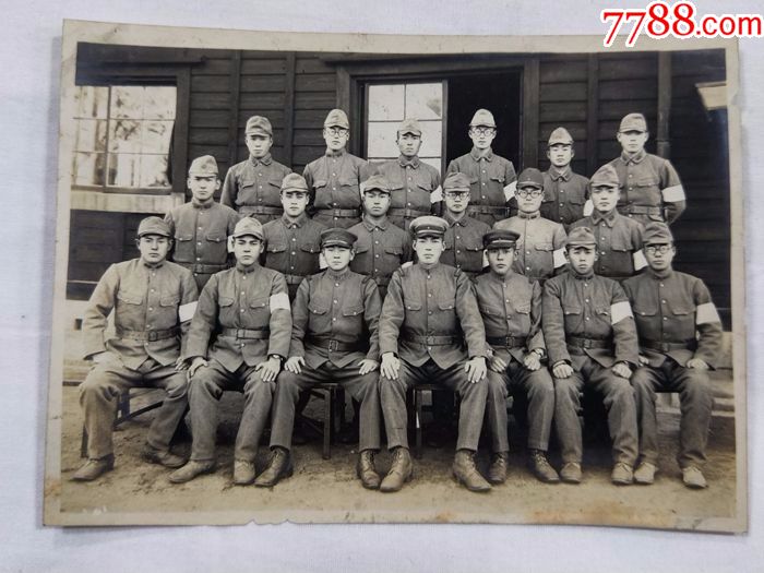 二战日本/日军.第14联队初年要员班集体合影.大照片