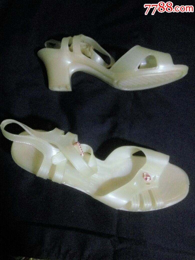 塑料女凉鞋