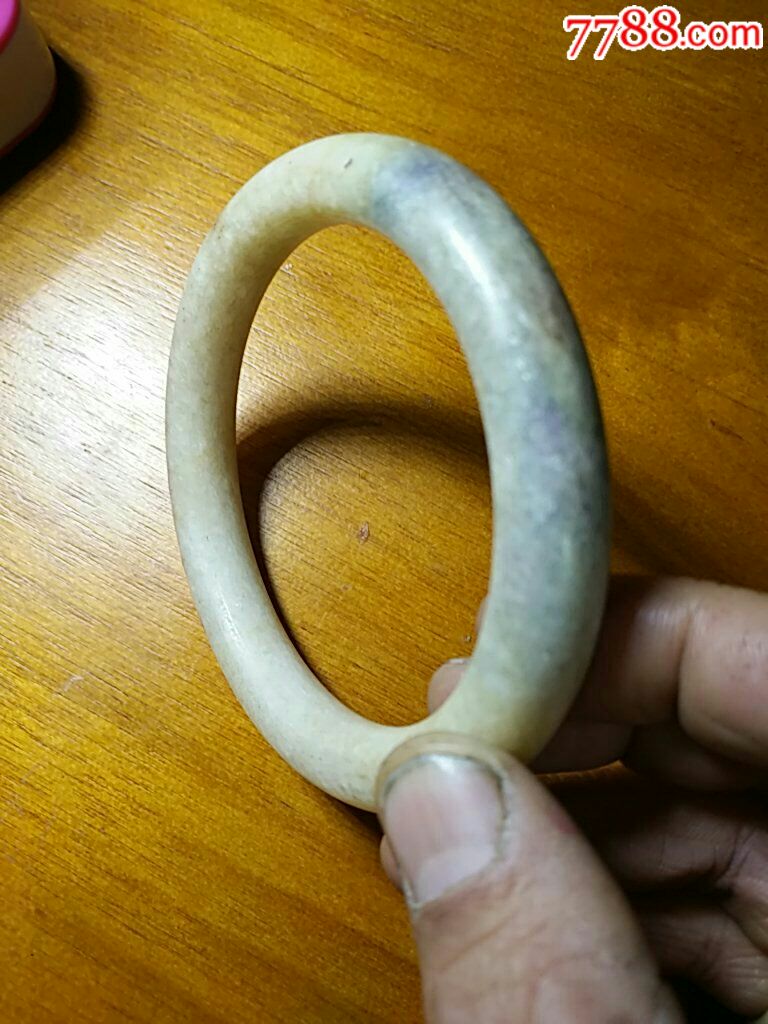 老玉石镯子