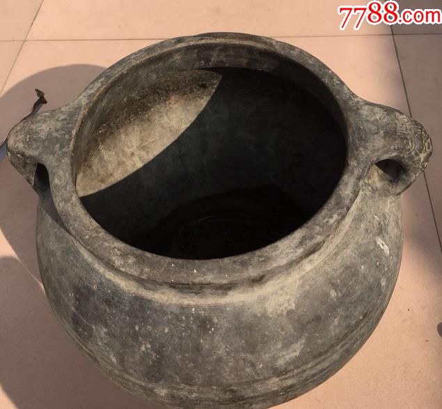 黑陶双耳大罐子一个