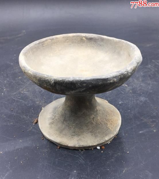 5品99汉代时期灰陶虎头瓶￥5509.5品99汉代彩绘