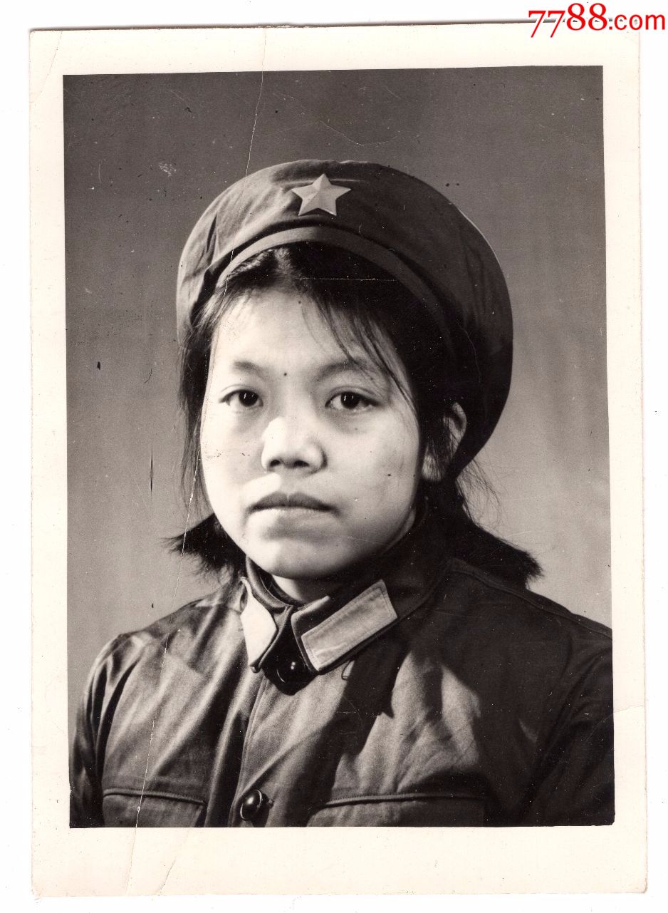 70年代女军人老照片1张(尺寸约85*12厘米)