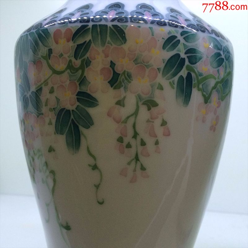 中国界牌釉下五彩八十年代花卉满花瓶一对