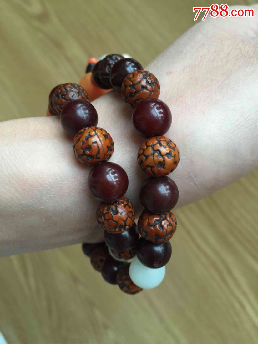 清代菩提根手串金刚手串两种一起36颗,加佛头,配饰都是sh,xy,(保真保