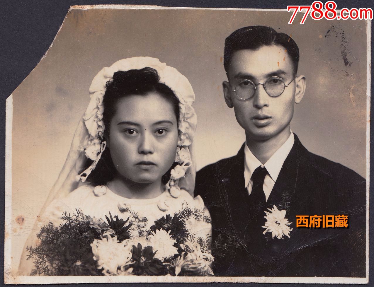 民国老照片,很是严肃的新郎新娘,包办婚姻?