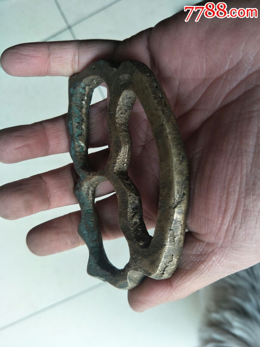 铜兵器…虎指,手撑子