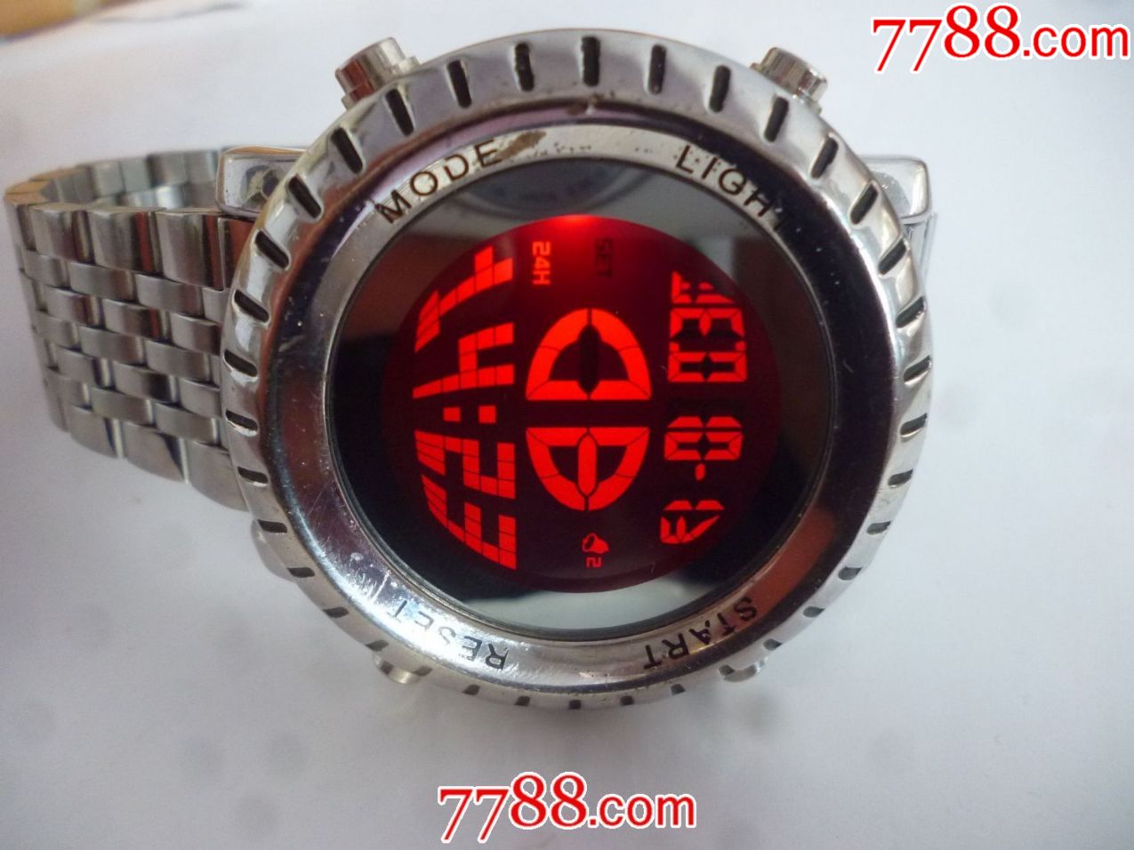 美国制造数显全盘红色夜光【rubicon】-【卢比肯】男士腕表一块!
