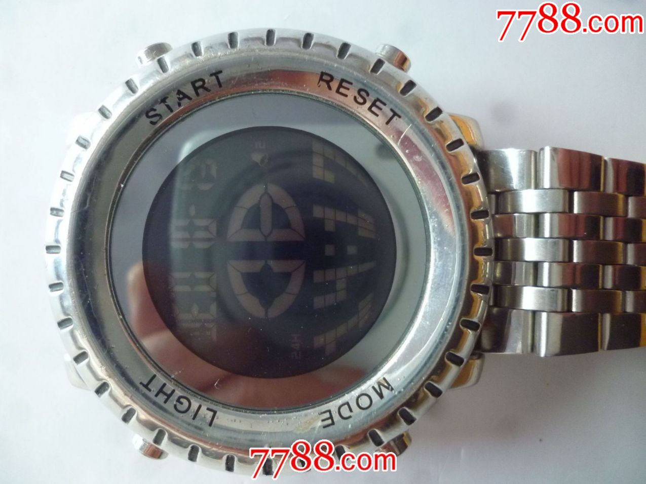 美国制造数显全盘红色夜光【rubicon】-【卢比肯】男士腕表一块!