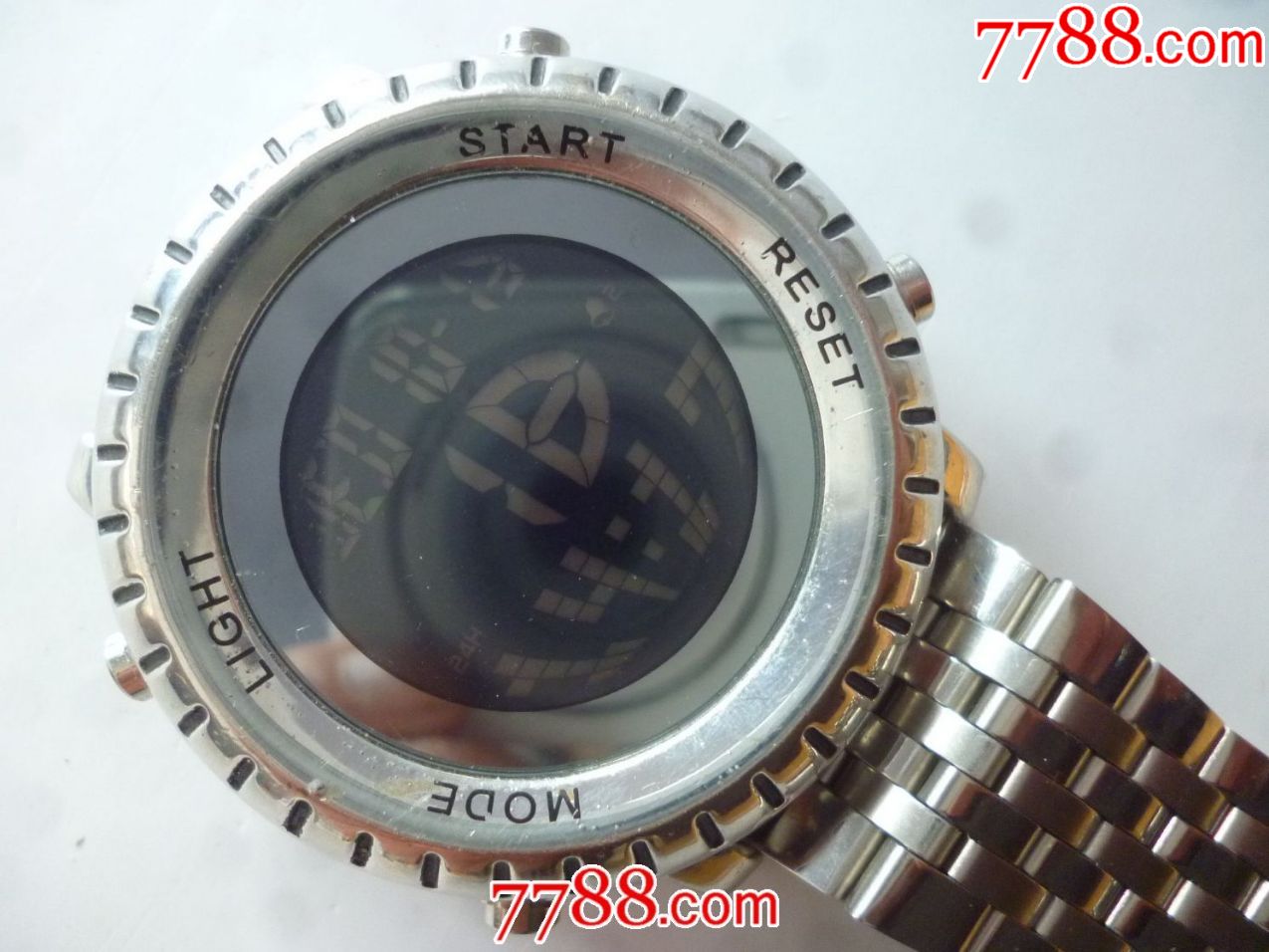 美国制造数显全盘红色夜光【rubicon】-【卢比肯】男士腕表一块!