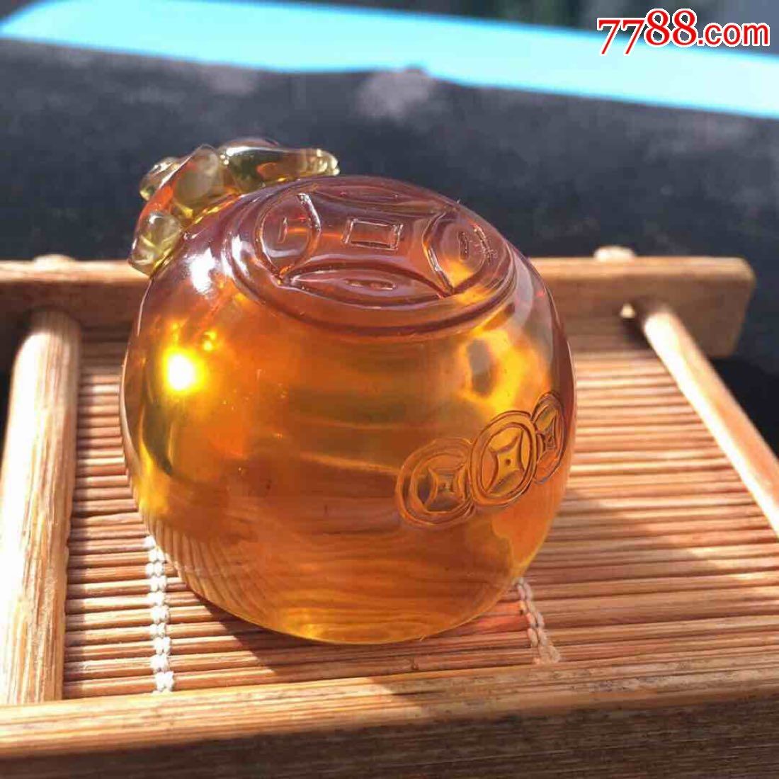 天然缅甸琥珀工艺品