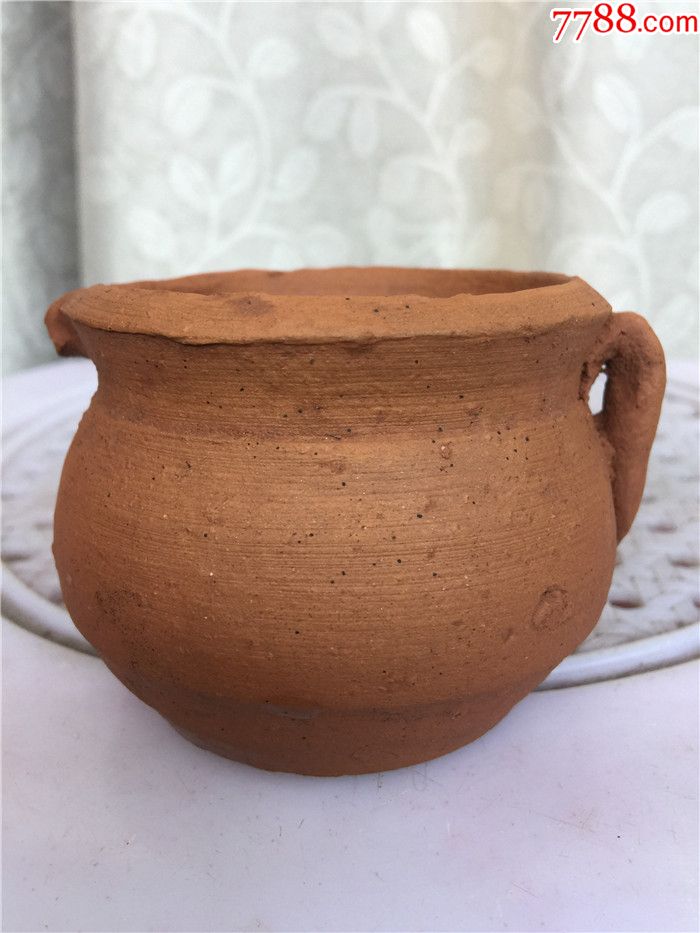 汉代红陶壶