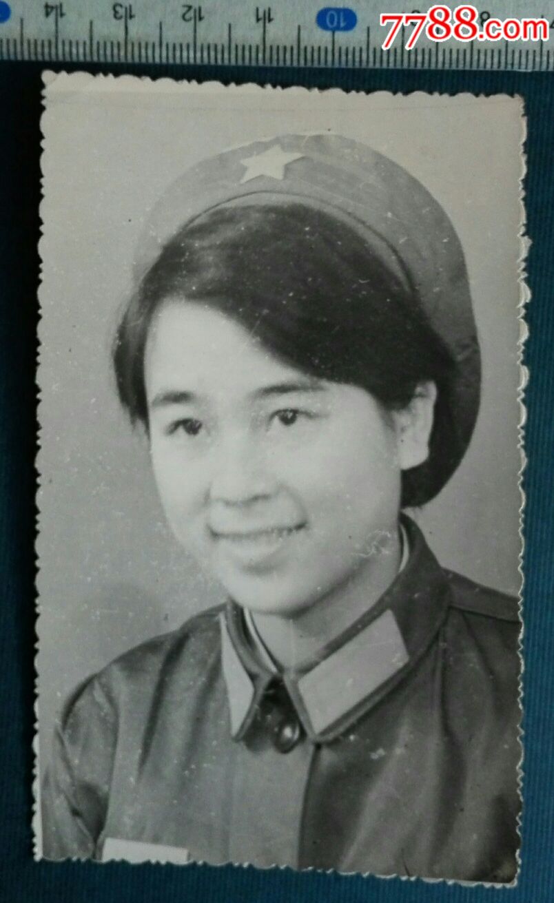 漂亮七十年代女兵图片