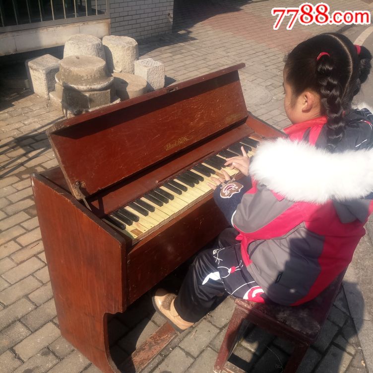 老脚风钢琴,可以正常使用,送把硬木椅子-手风琴/风琴-7788收藏__收藏