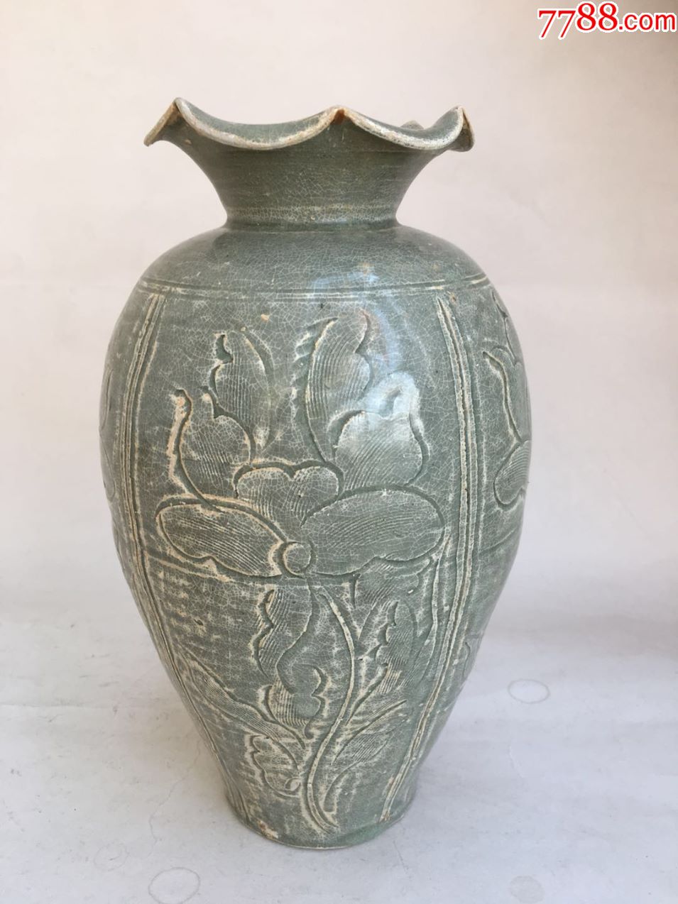 荷叶口花古瓶